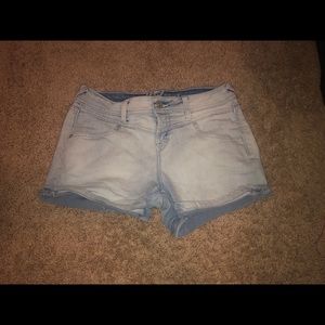 “wallflower” jean shorts